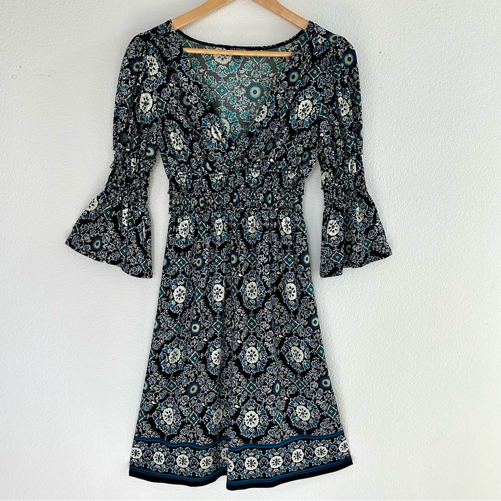 Max Edition V-neck printed gathered waist dress with bell sleeve - Sz Small